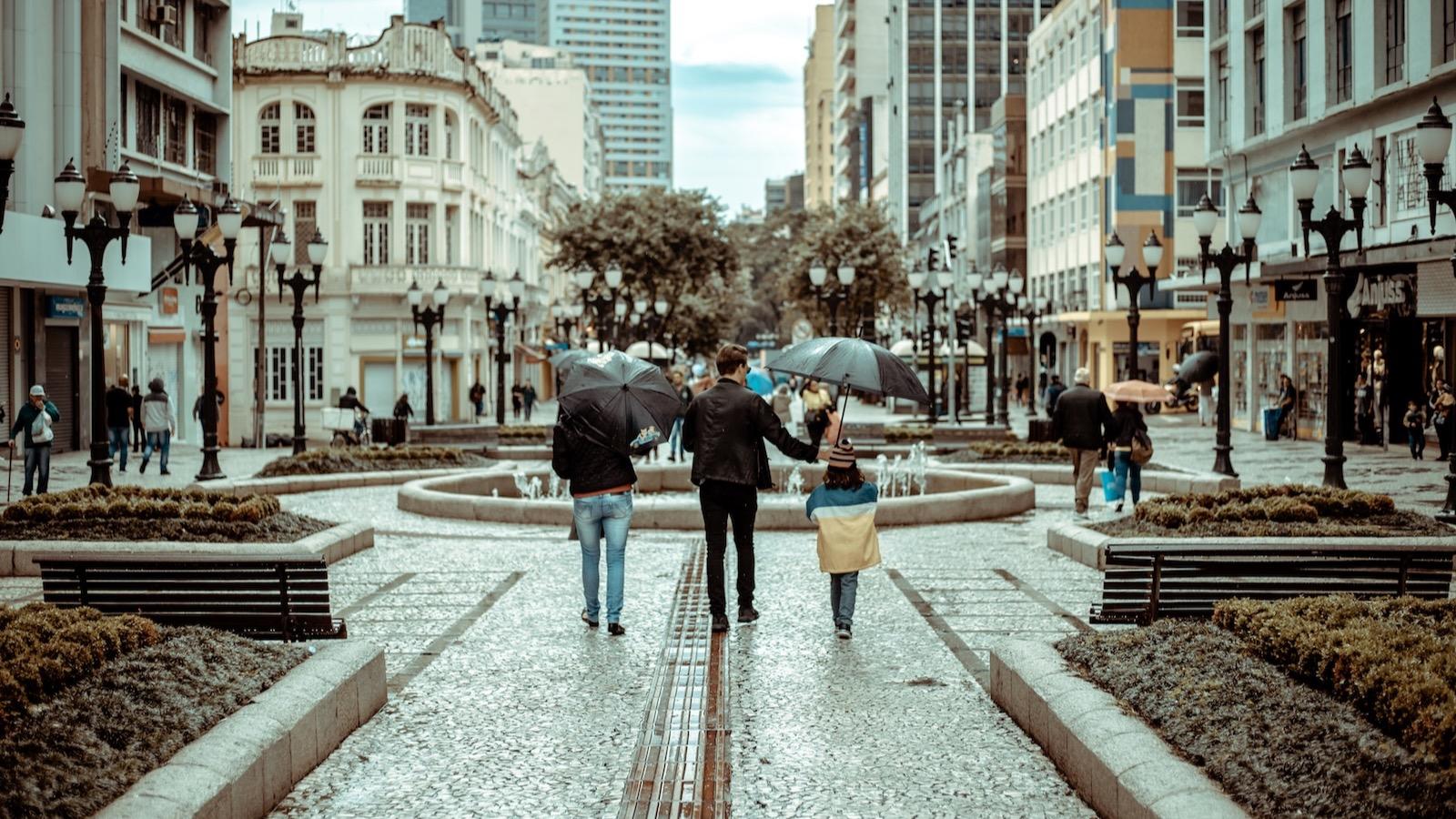 Calçadão da Rua XV de Novembro, no Centro de Curitiba