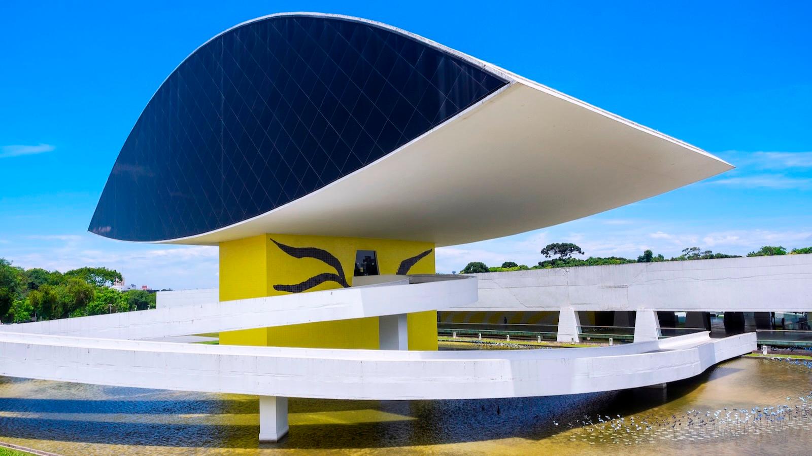 Museu Oscar Niemeyer, próximo ao Juvevê, em Curitiba