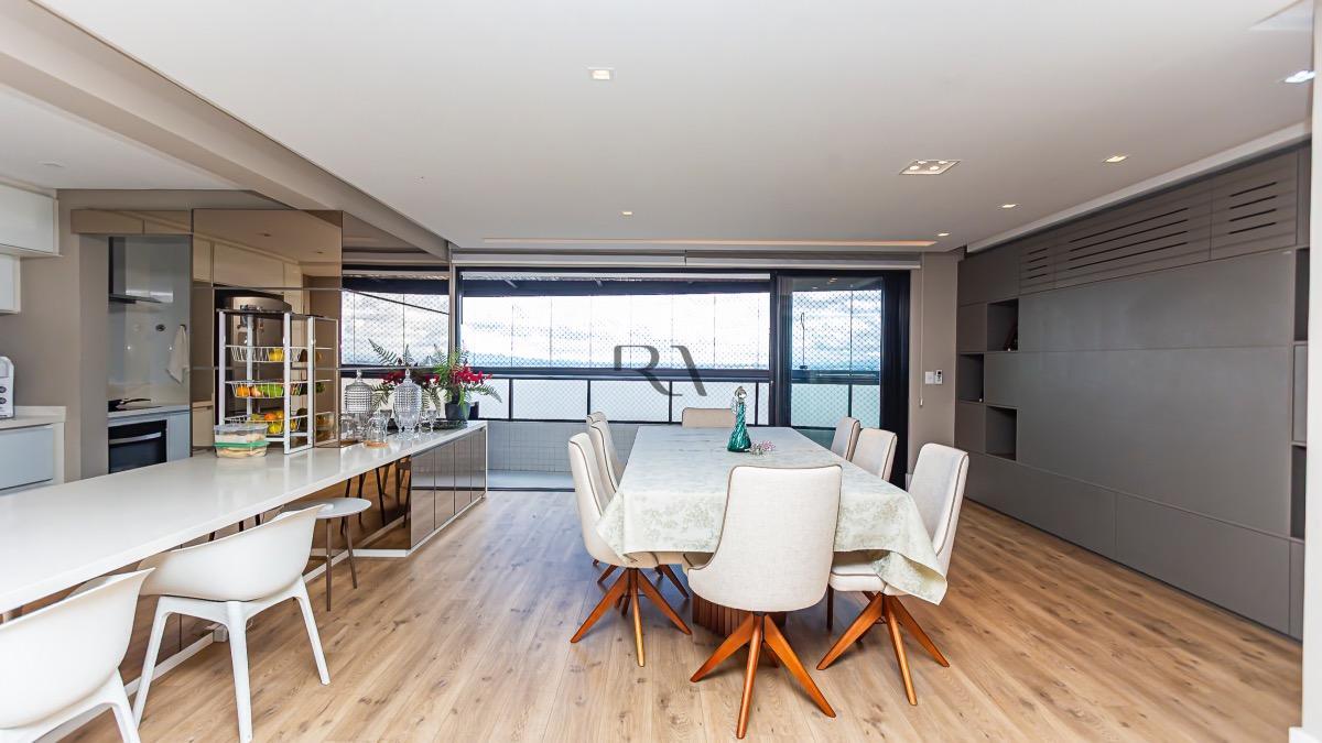 Apartamento de 289 m² com 3 suítes no Cabral Hills