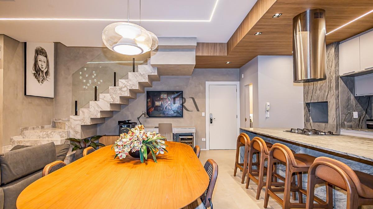 Apartamento duplex no Batel - 129m² privativos - 2 suítes - 5 vagas - Batel 