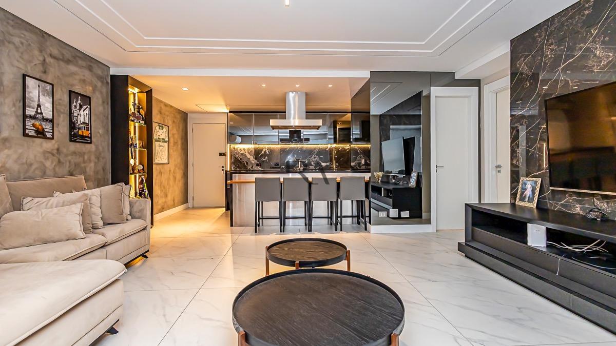 Sala de estar de apartamento de 107 m² à venda no Água Verde, em Curitiba