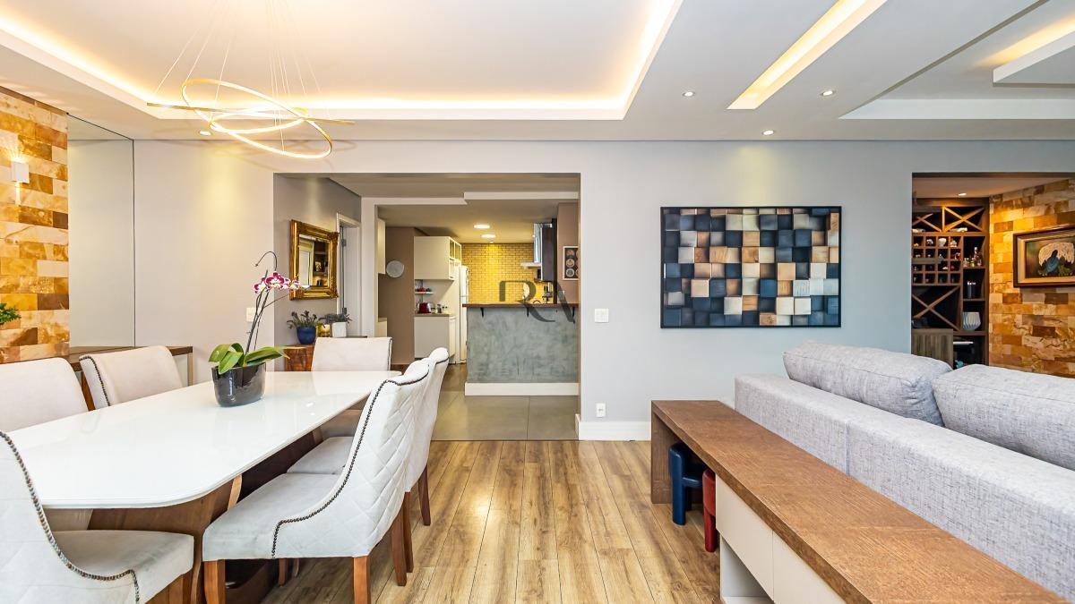 166 m² mobiliados: apartamento com 3 quartos, 2 suítes e 2 vagas para locação