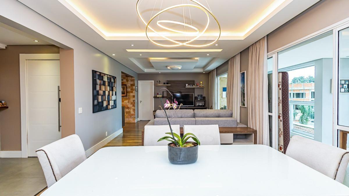 166 m² mobiliados: apartamento com 3 quartos, 2 suítes e 2 vagas para locação