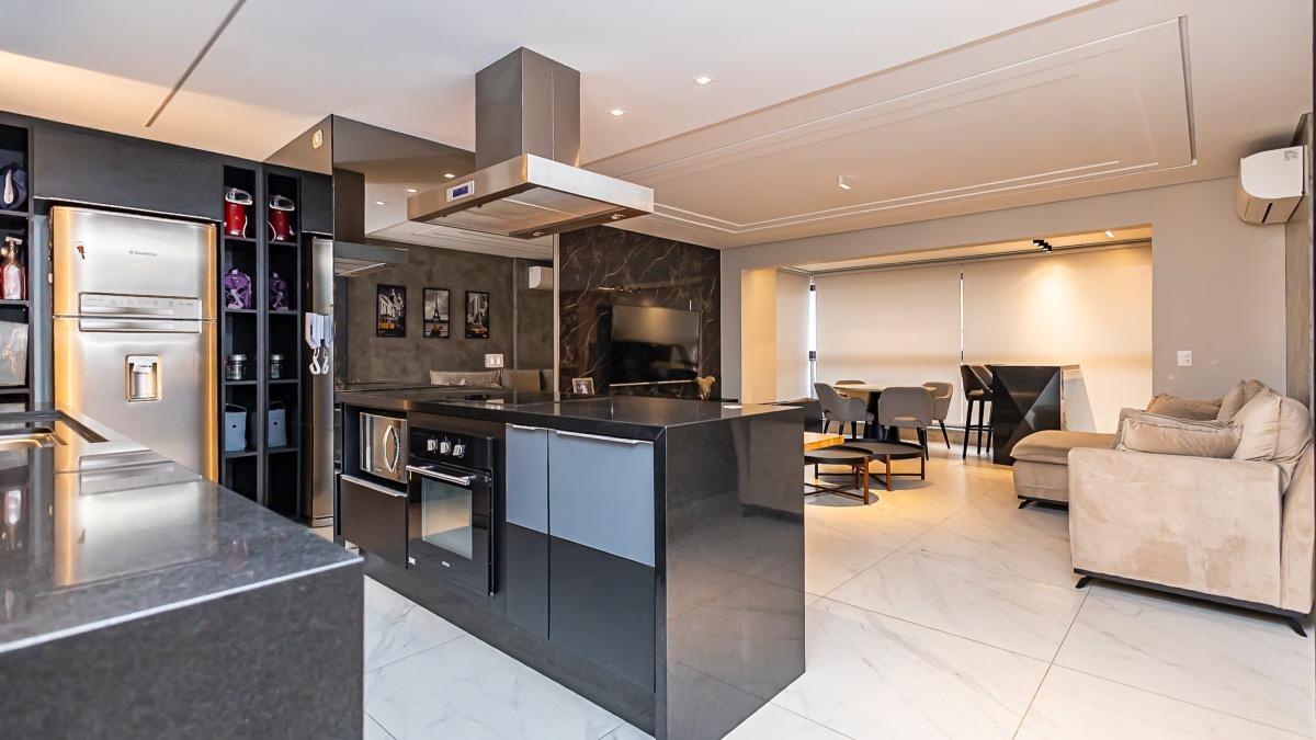 Apartamento mobiliado no Harmony Plaenge | 107 m² privativos | Água Verde