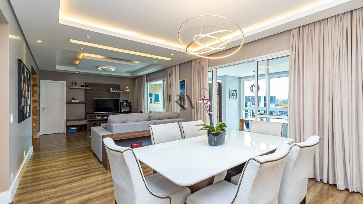 166 m² mobiliados: apartamento com 3 quartos, 2 suítes e 2 vagas para locação