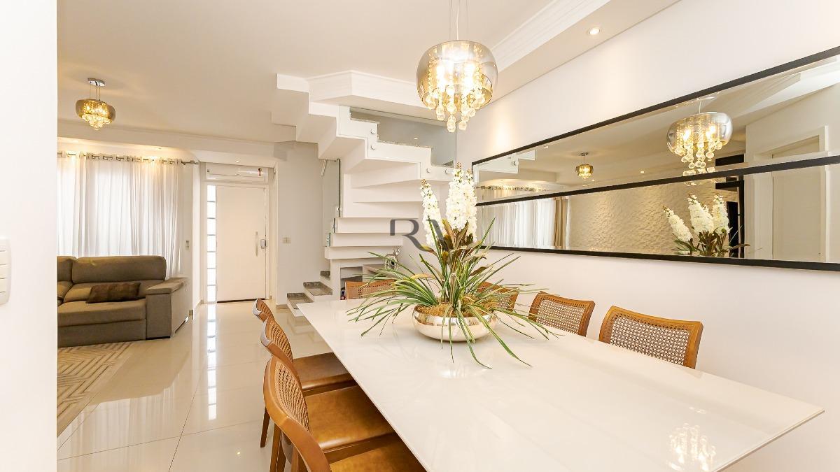 Sala de estar de casa de 185 m² à venda no Capina do Siqueira, em Curitiba