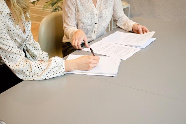 Cuidados ao assinar o contrato de compra de um apartamento na planta em Curitiba