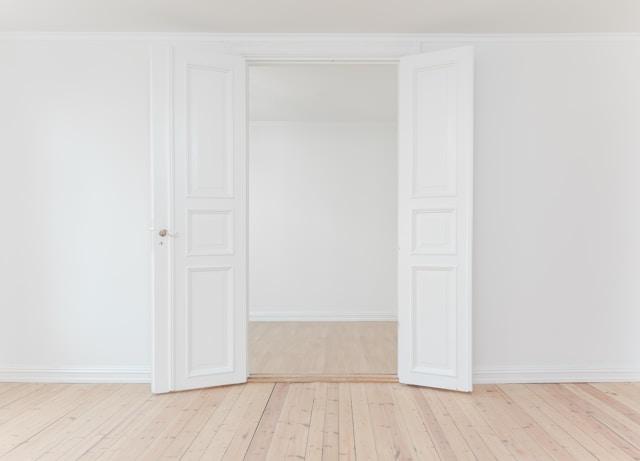 Como uma imobiliária pode me ajudar a comprar o imóvel ideal?