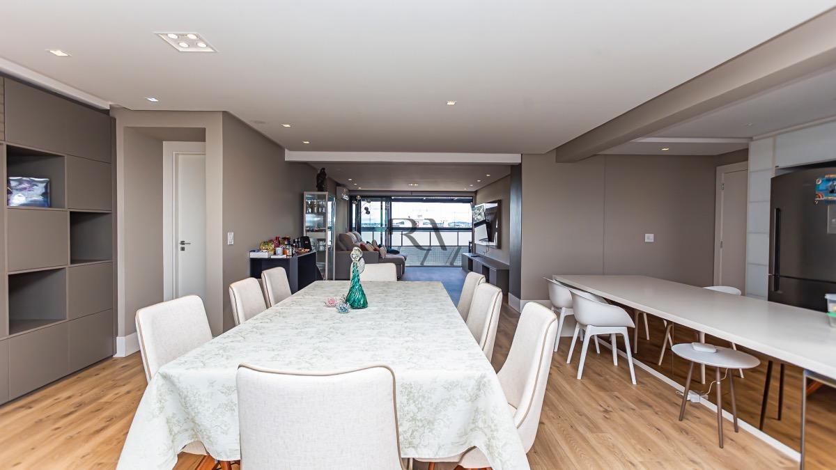 Apartamento de 289 m² com 3 suítes no Cabral Hills