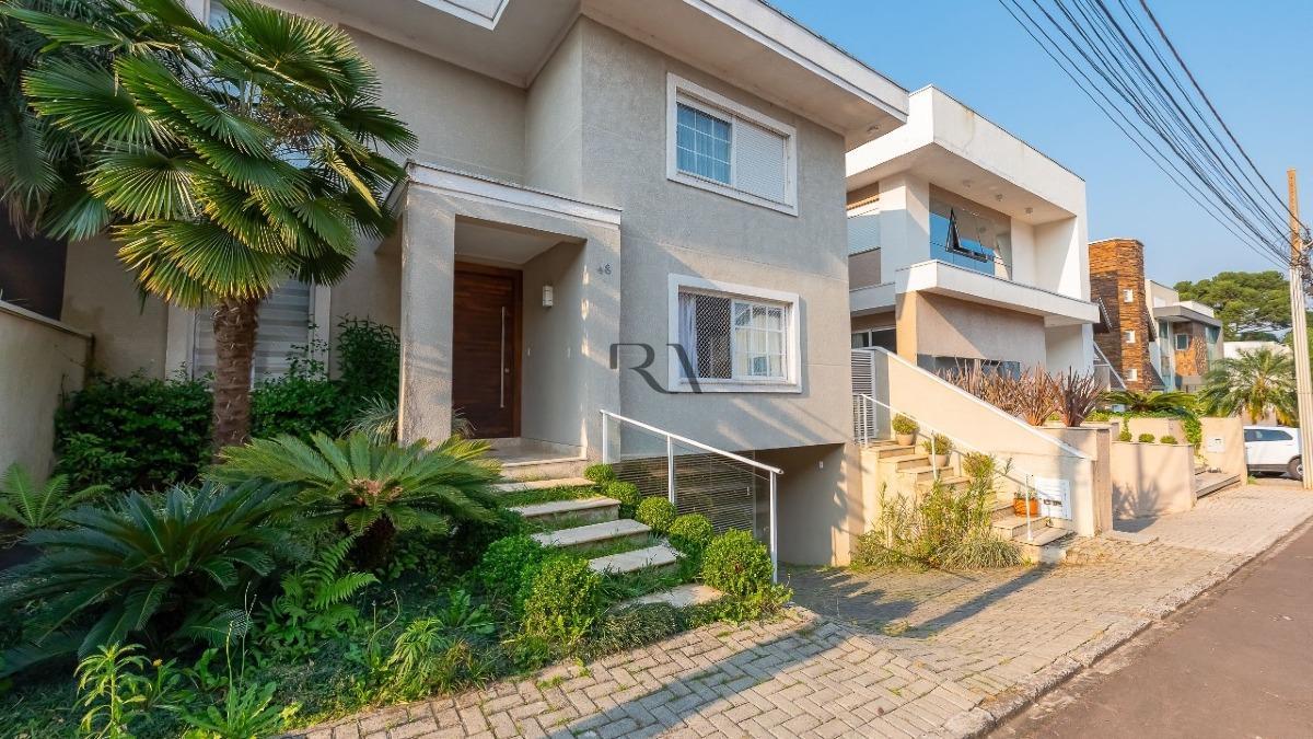 Casa de Alto Padrão em condomínio fechado no Campo Comprido com 04 Suites
